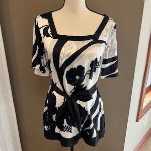 White House Black Market Belted Silk Floral Tunic, Size Small